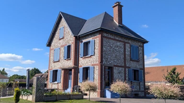 2ccouvertures - Où trouver un couvreur autour de moi en 2025 ? - Featured Image 1